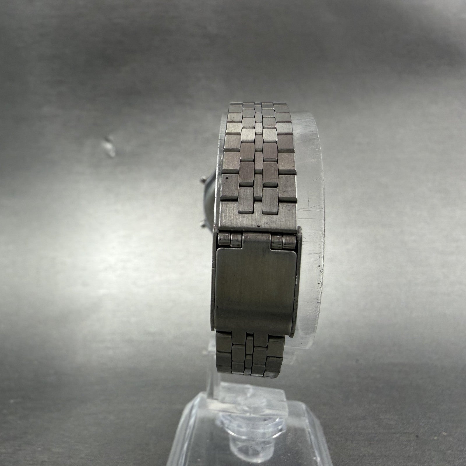 Seiko Alba Digital Watch Women 23mm Silver Tone Alarm Chrono READ!!!! New Batt7