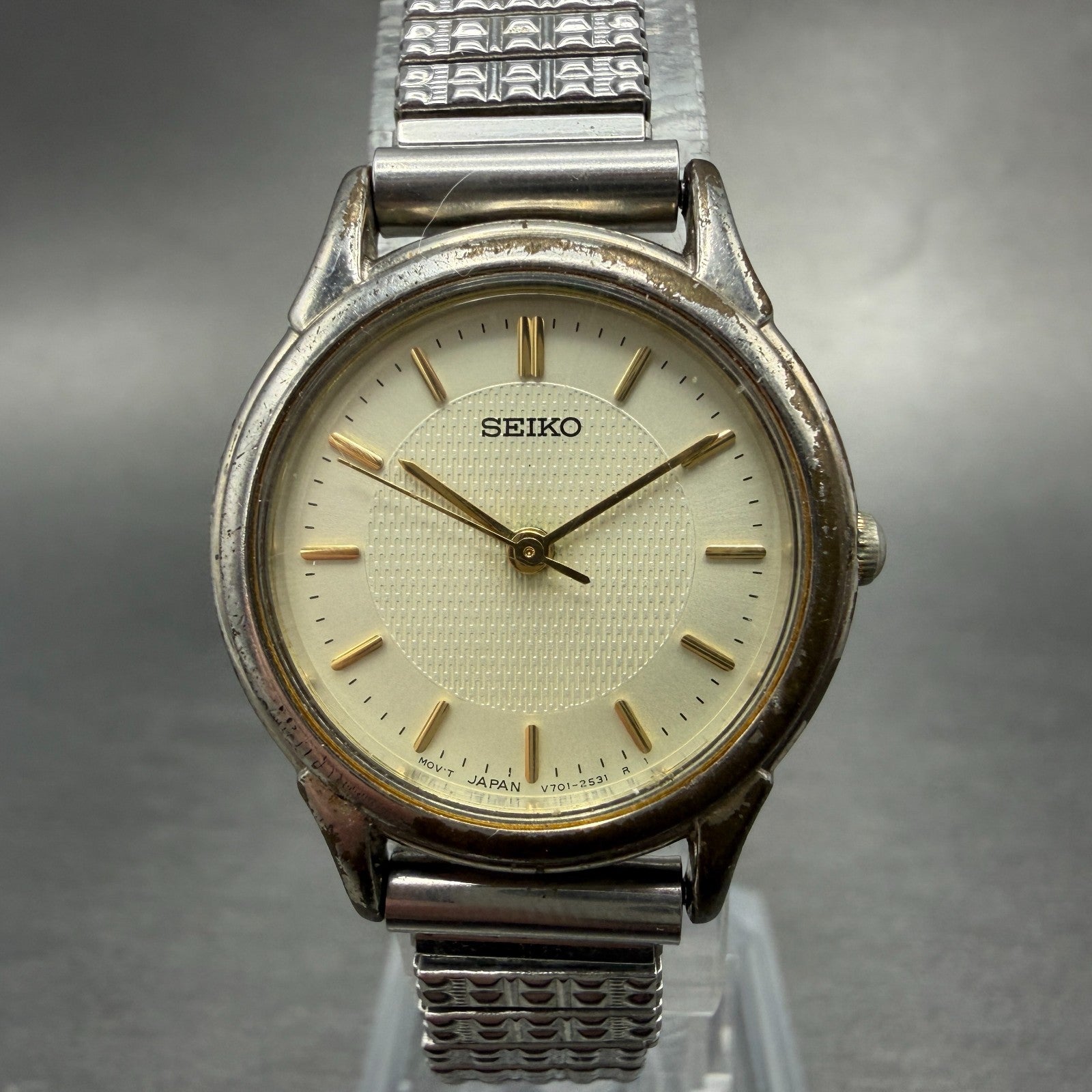 Seiko Watch Women 25mm Champagne Dial Silver Tone Round V701-1930 New Battery0