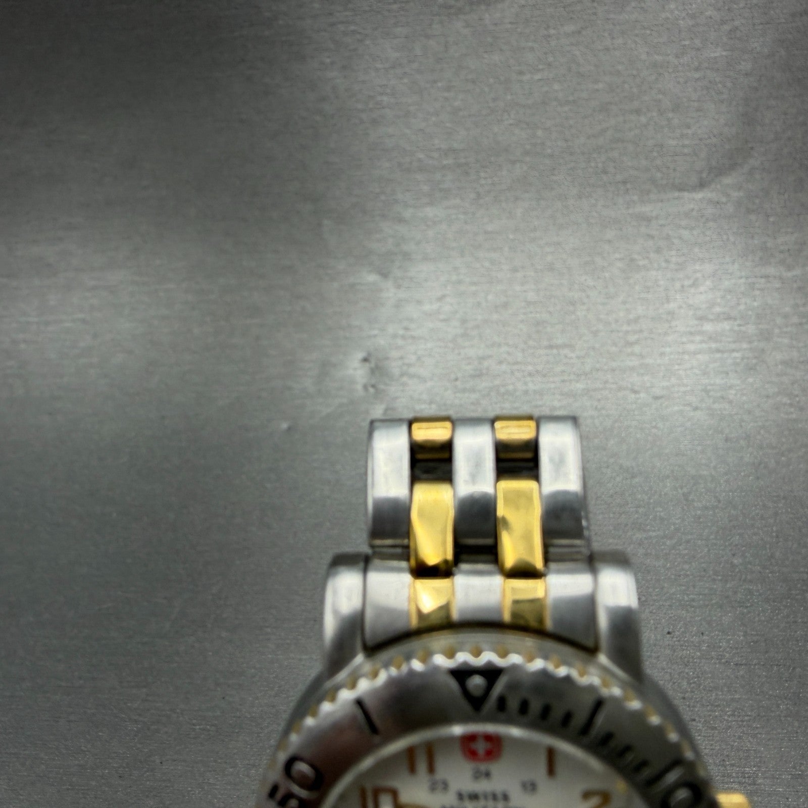 Swiss Military Watch Women 29mm White Dial Two Tone Daydate 091.1410 New Battery4