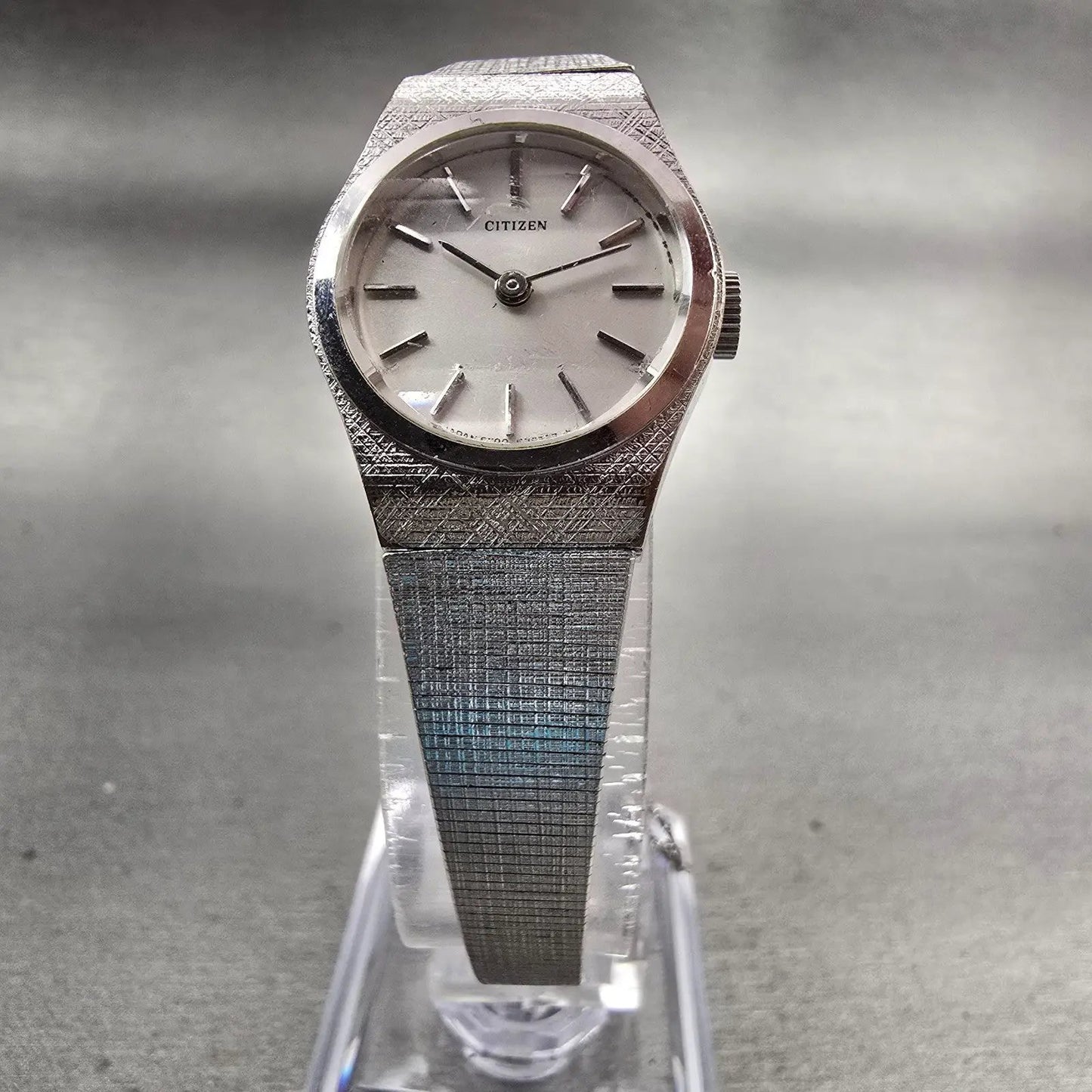 Citizen Watch Women 20mm Silver Dial Silver Tone Oval 4-675452 Manual Wind VTG5