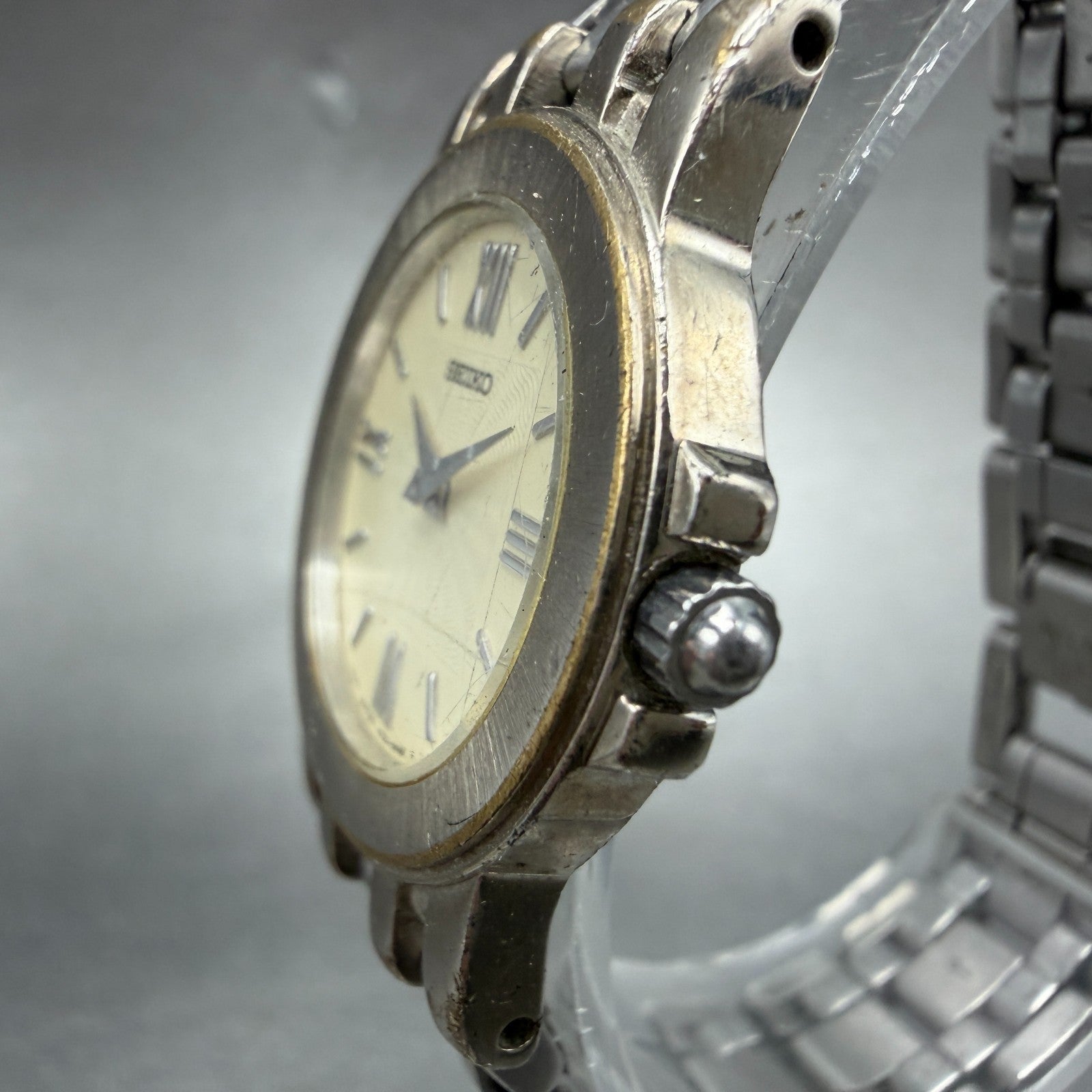 Seiko Watch Women 26mm Cream Dial Silver Tone Round V700-6K99 New Battery VTG2