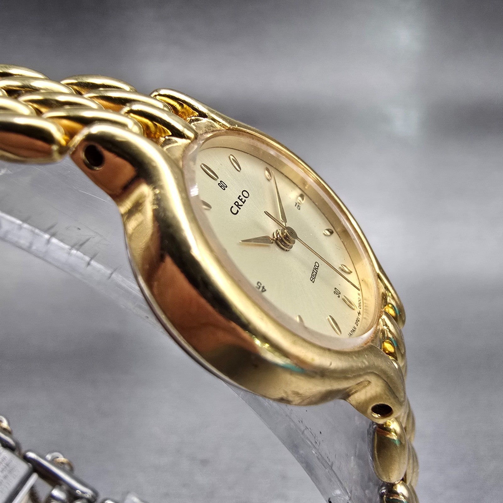 Seiko Creo Watch Women 22mm Champagne Dial Gold Tone Round 2P21-0250 New Battery3