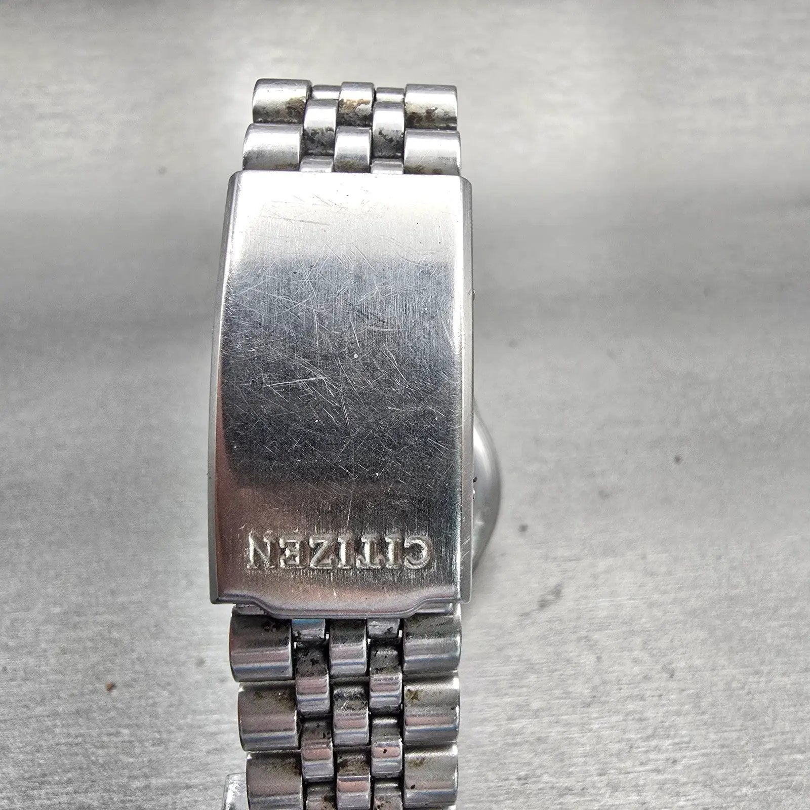 Citizen CQ Watch Men 35mm Silver Dial Silver Tone Daydate 1102-R12527 New Batt7