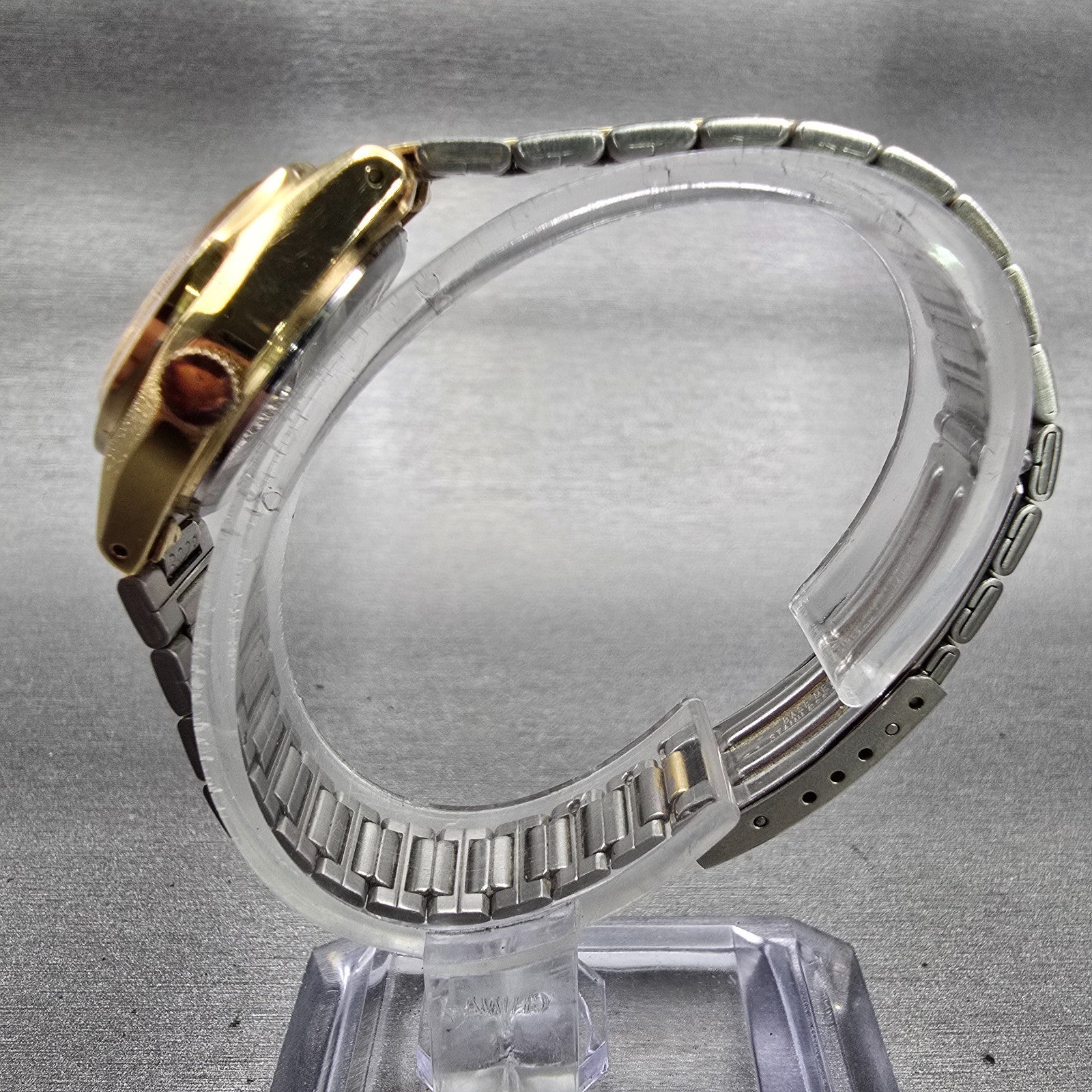 Seiko SQ Watch Women 23mm Gold Dial Gold Tone Daydate Round 8523-0049 New Batt6