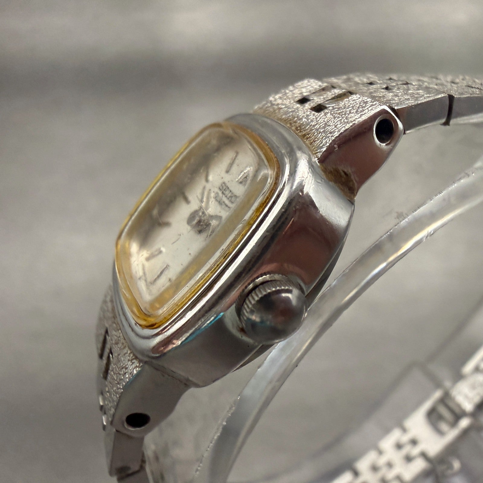 Seiko Watch Women 17mm Silver Dial Silver Tone Rectangle 5420-5079 New Battery2