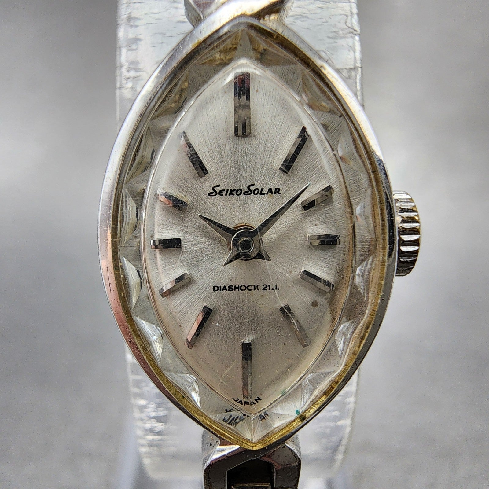 Seiko Solar Watch Women 15mm White Dial White Gold Plated Manual Wind Runs VTG1