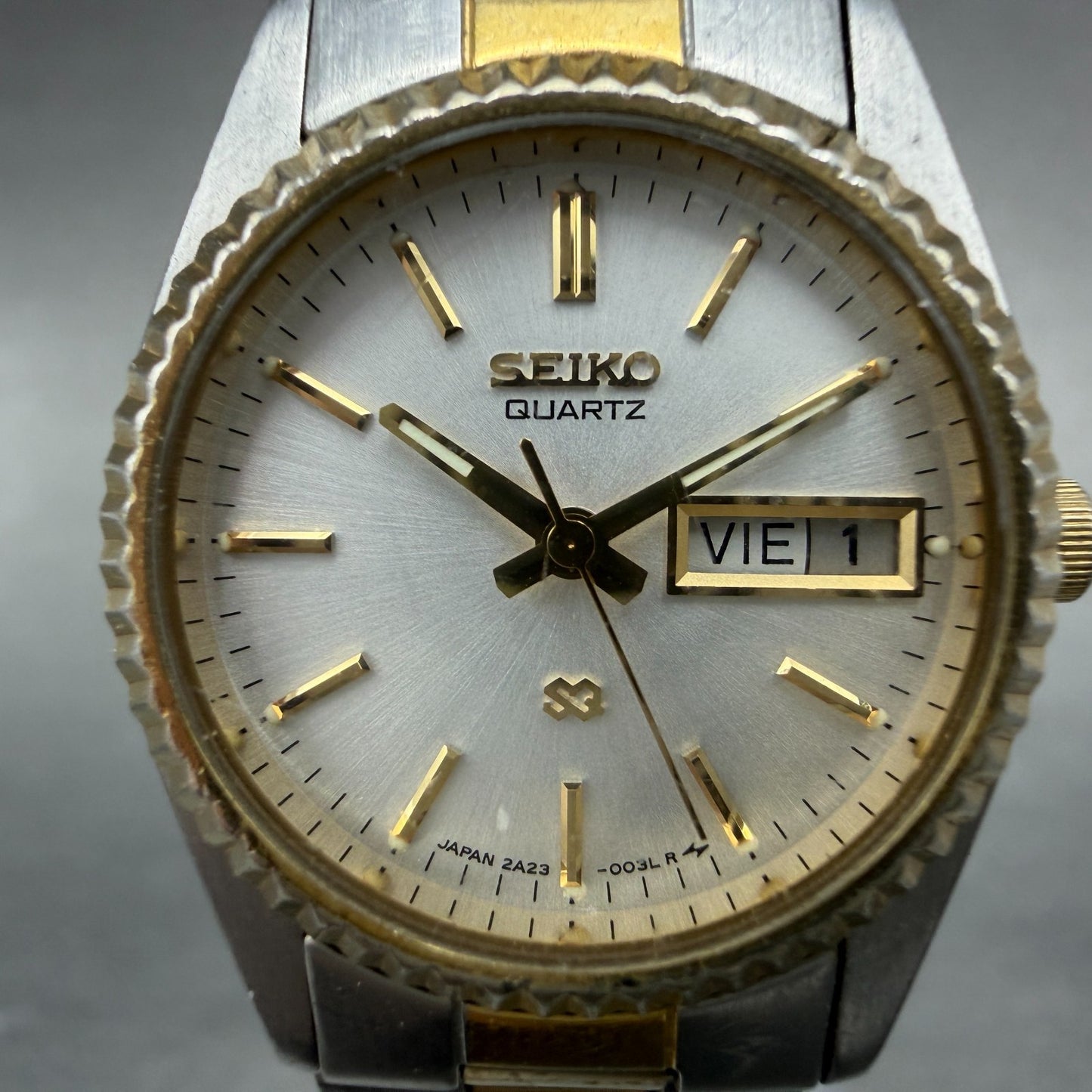 Seiko SQ Watch Women 25mm Silver Dial Two Tone Daydate Round 2A23-0039 NewBat 981