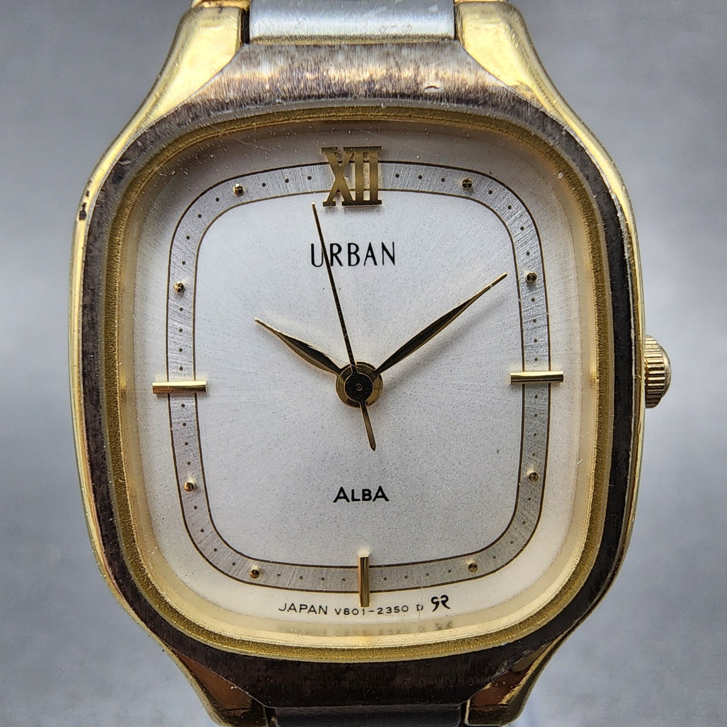 ALBA Urban Watch Women 22mm White Dial Two Tone Rectangle V8015280 New Battery1