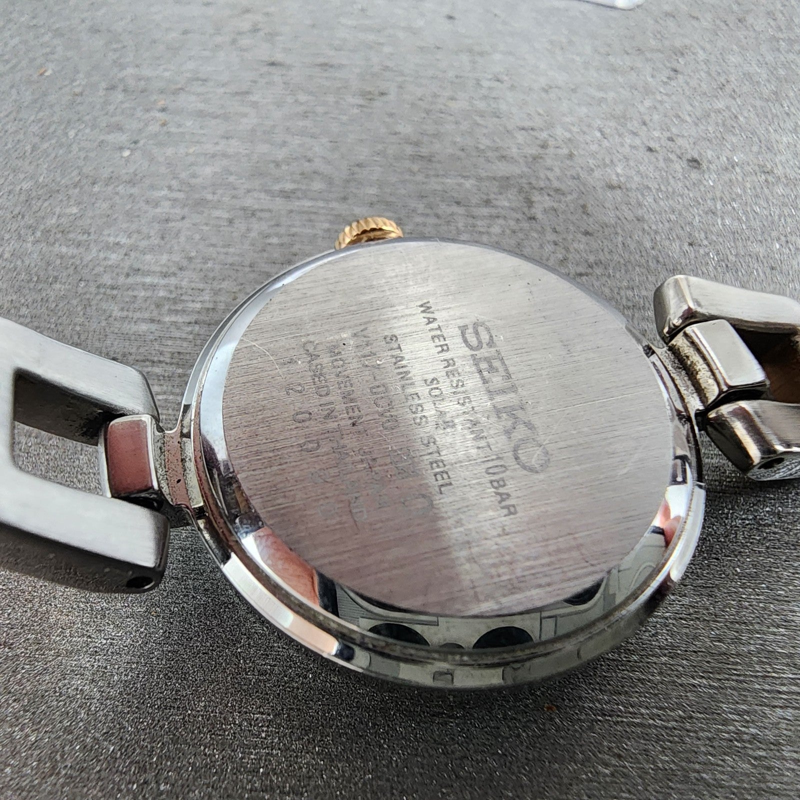 Seiko Solar Watch Women 23mm Pink Dial Two Tone Round V1170CV0 Runs9