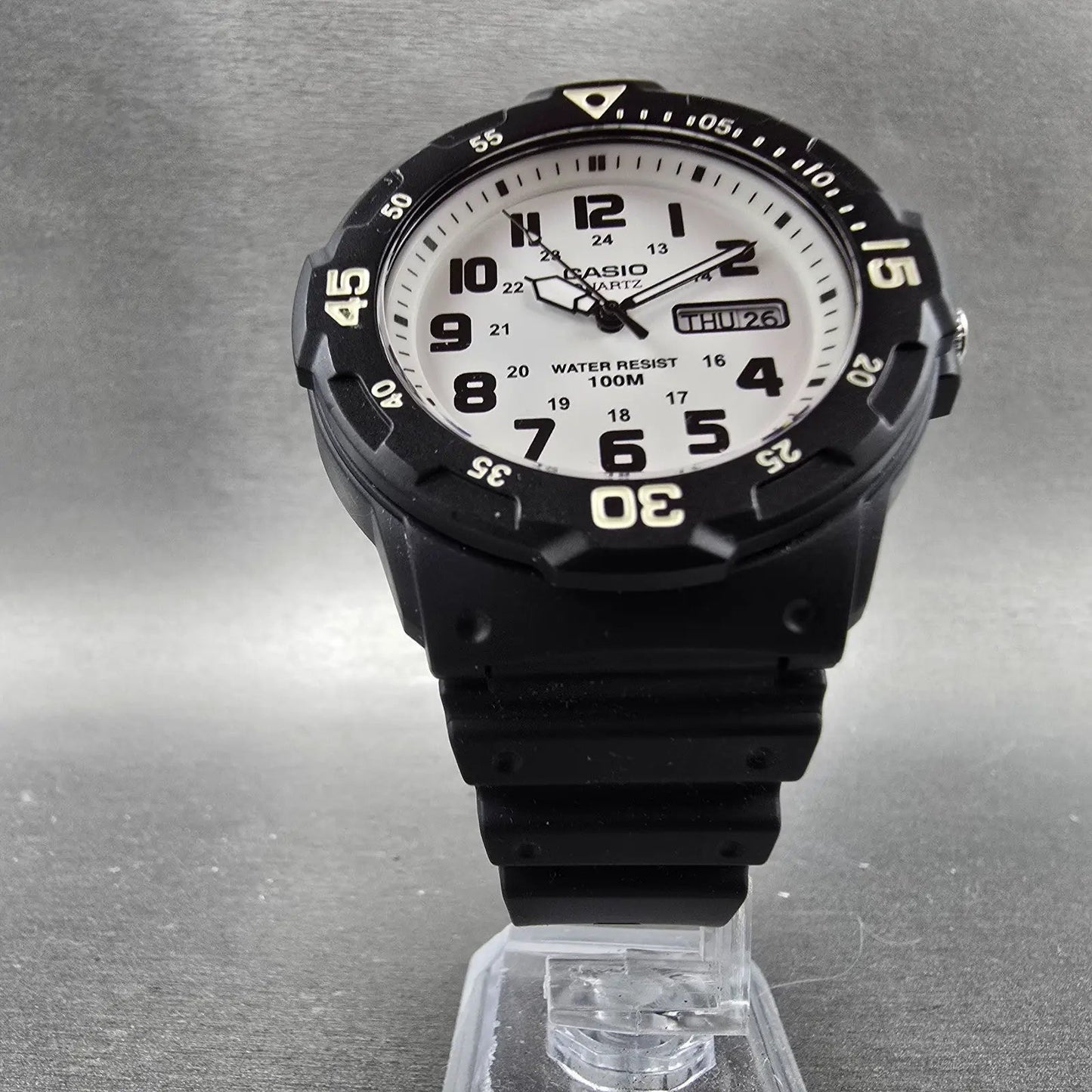 Casio Dive Watch Men 43mm White Dial Black Tone Round Daydate MRW-200H New BattL5