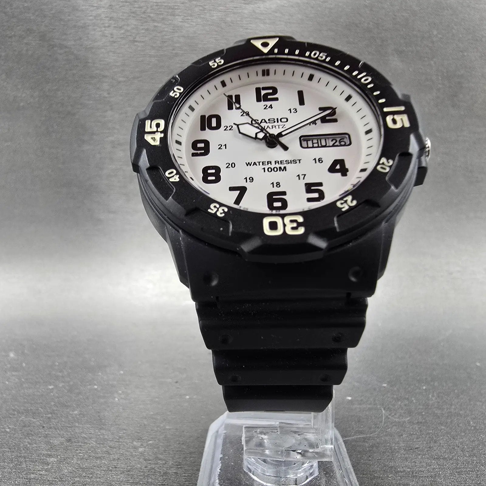 Casio Dive Watch Men 43mm White Dial Black Tone Round Daydate MRW-200H New BattL5