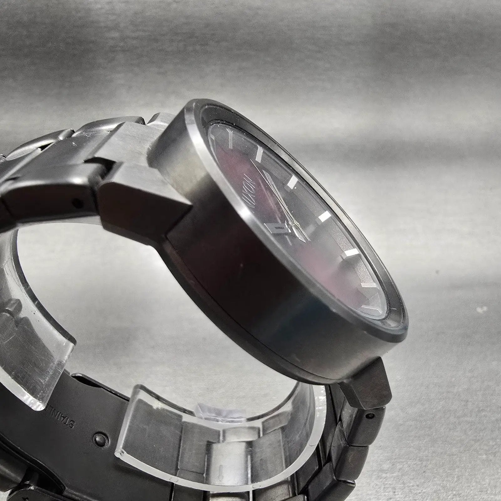 Nixon The Cannon Watch Men 40mm Red Dial Gray Tone Round New Battery3