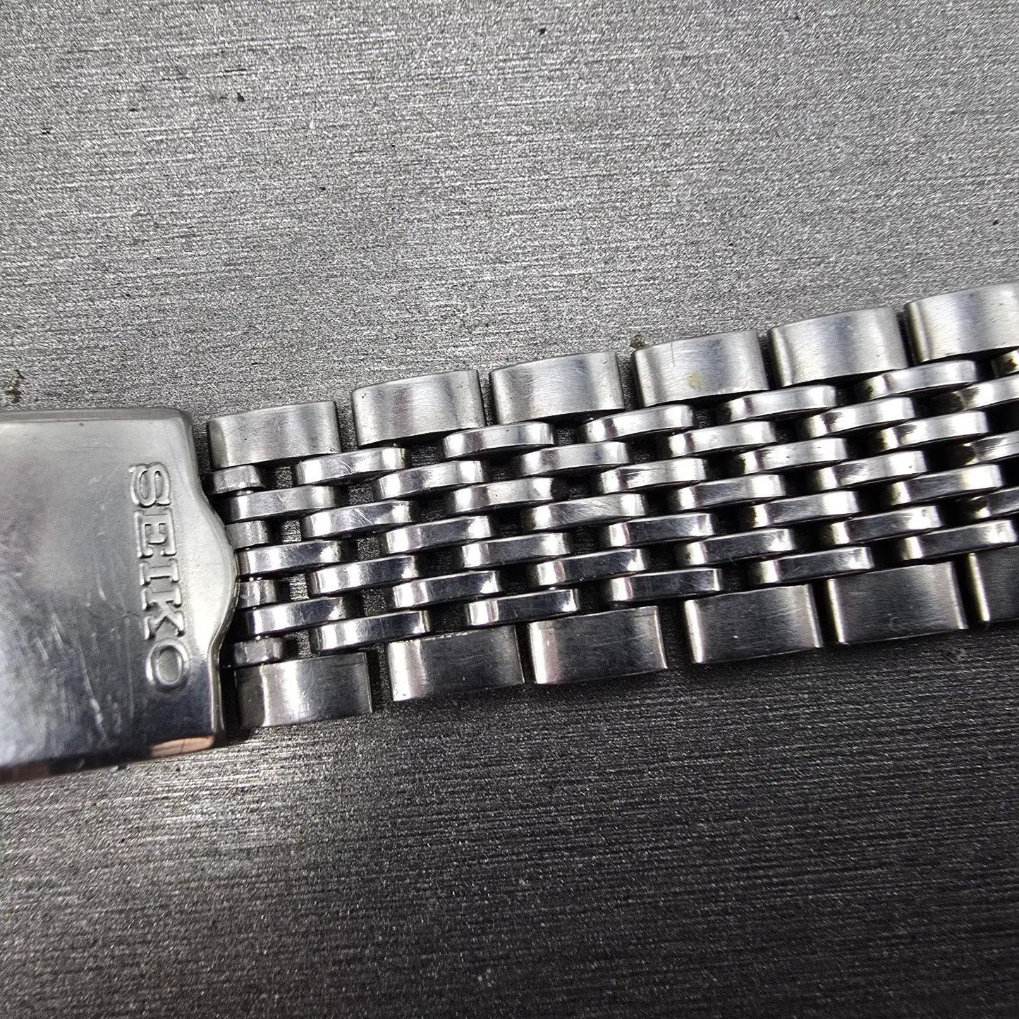 Seiko Beads Of Rice Bracelet 19mm Stainless Steel Silver Tone Tri Folding ClaspK4