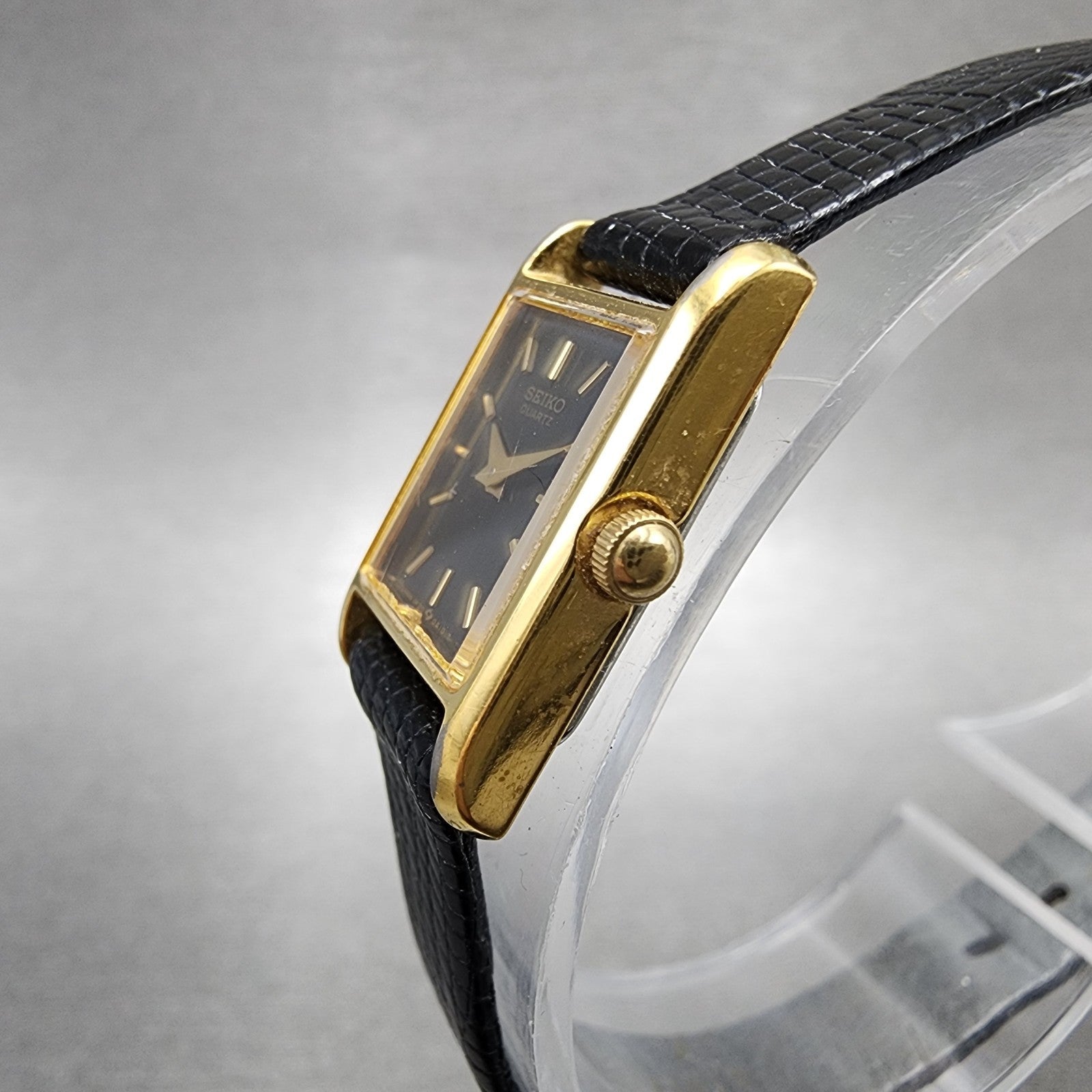 Seiko Tank Watch Women 14mm Black Dial Gold Tone Rectangle 1F205A69 New Battery2