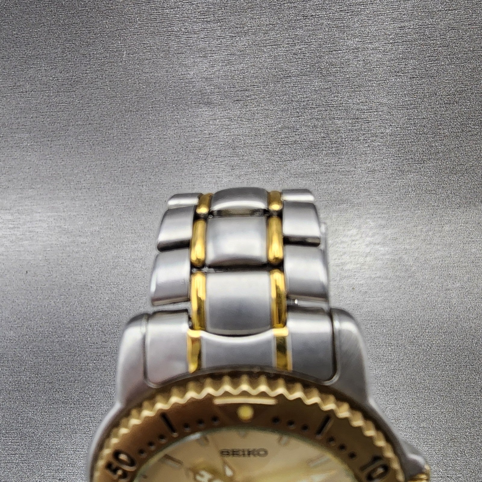 Seiko Scuba Watch Men 37mm Champagne Dial Two Tone Date 5h256070 New Battery4
