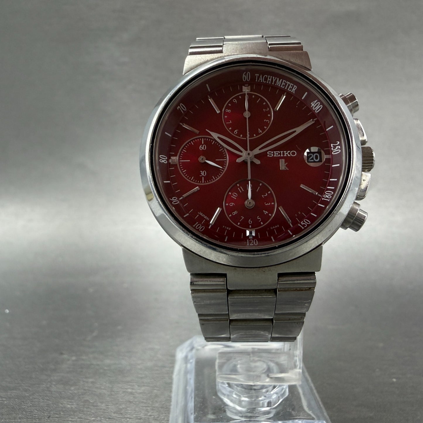 Seiko Lukia Chronograph Watch Women 35mm Red Dial Silver Dial Date New Battery5