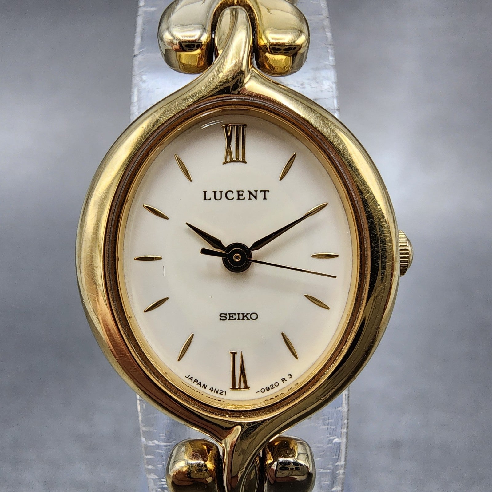 Seiko Lucent Watch Women 19mm Cream Dial Gold Tone 4n215160 New Battery1