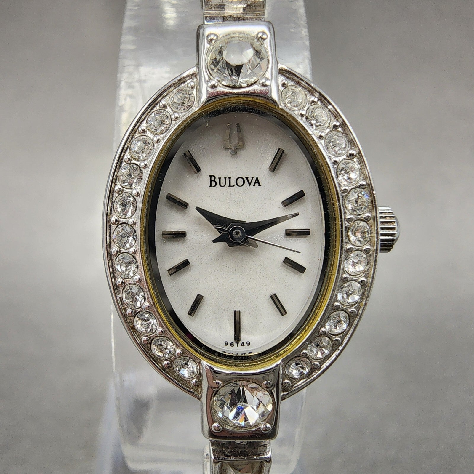Bulova Crystal Watch Women 17mm Silver Dial Silver Tone Oval 96T49 New Batt1
