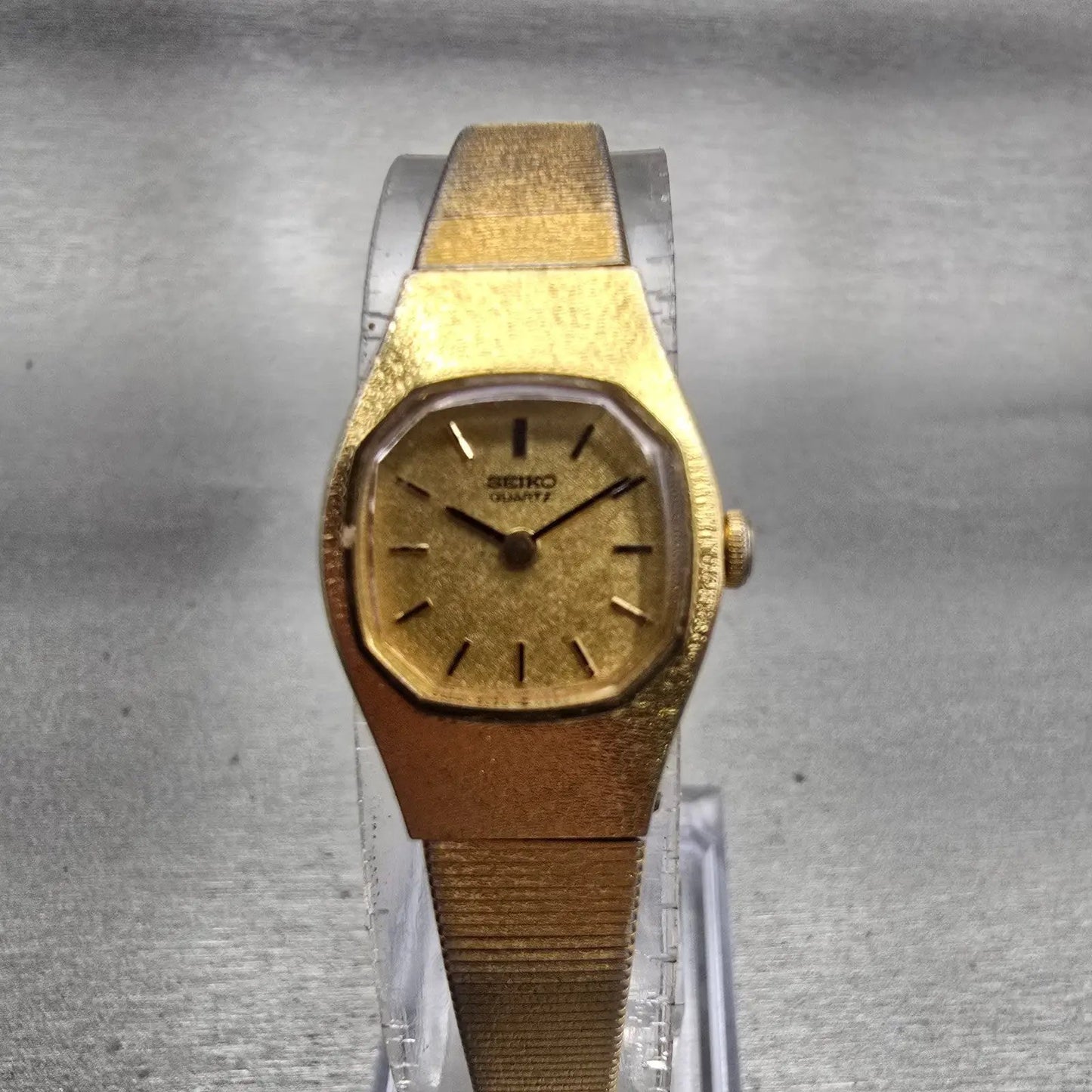Seiko Watch Women 16mm Gold Dial Gold Tone Oval 2C20-5309 New Battery Vintage0