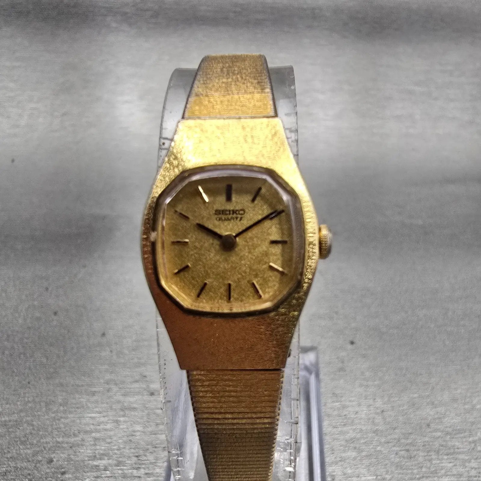 Seiko Watch Women 16mm Gold Dial Gold Tone Oval 2C20-5309 New Battery Vintage0