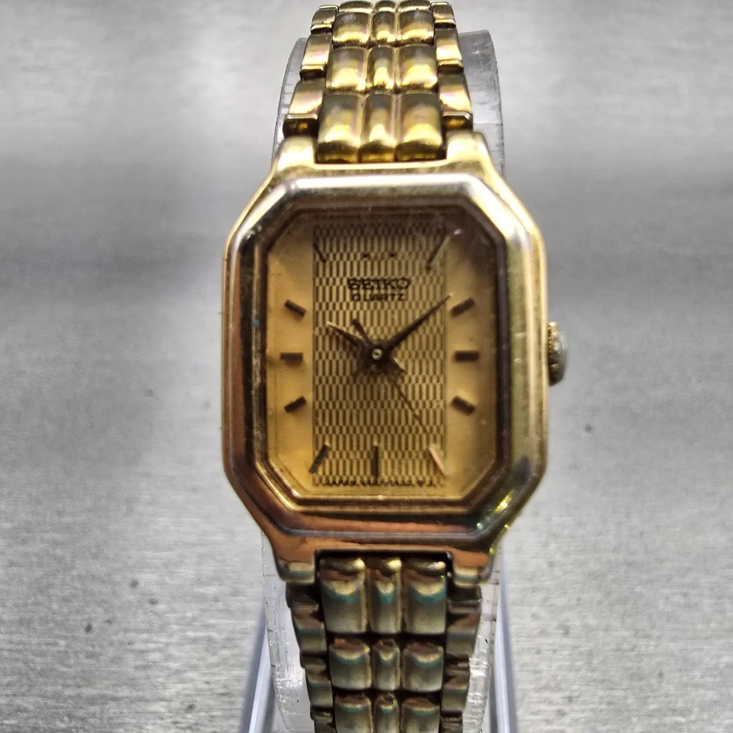 Seiko Watch Women 17mm Gold Dial Gold Tone Rectangle V401-5250 New Battery VTG0