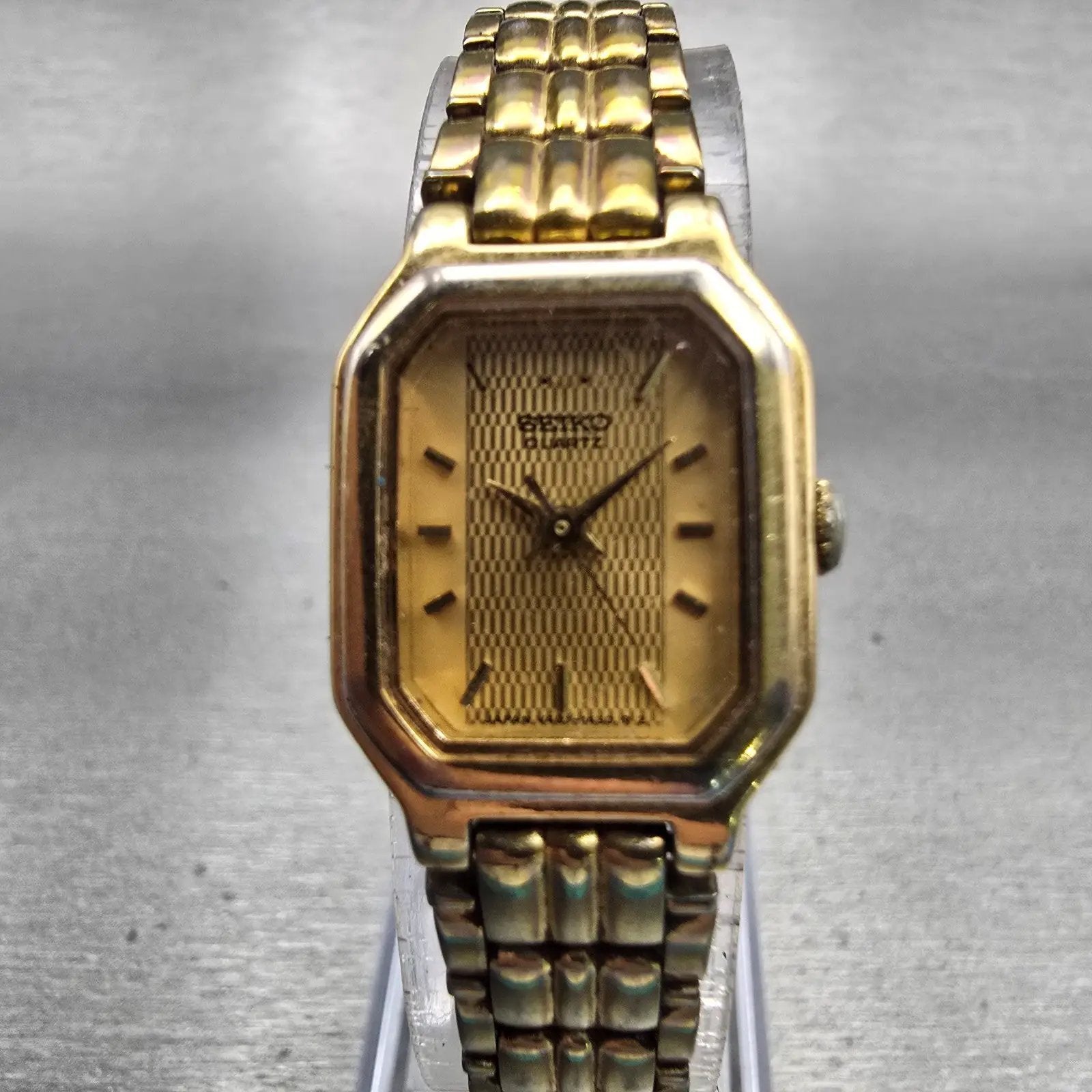 Seiko Watch Women 17mm Gold Dial Gold Tone Rectangle V401-5250 New Battery VTG0