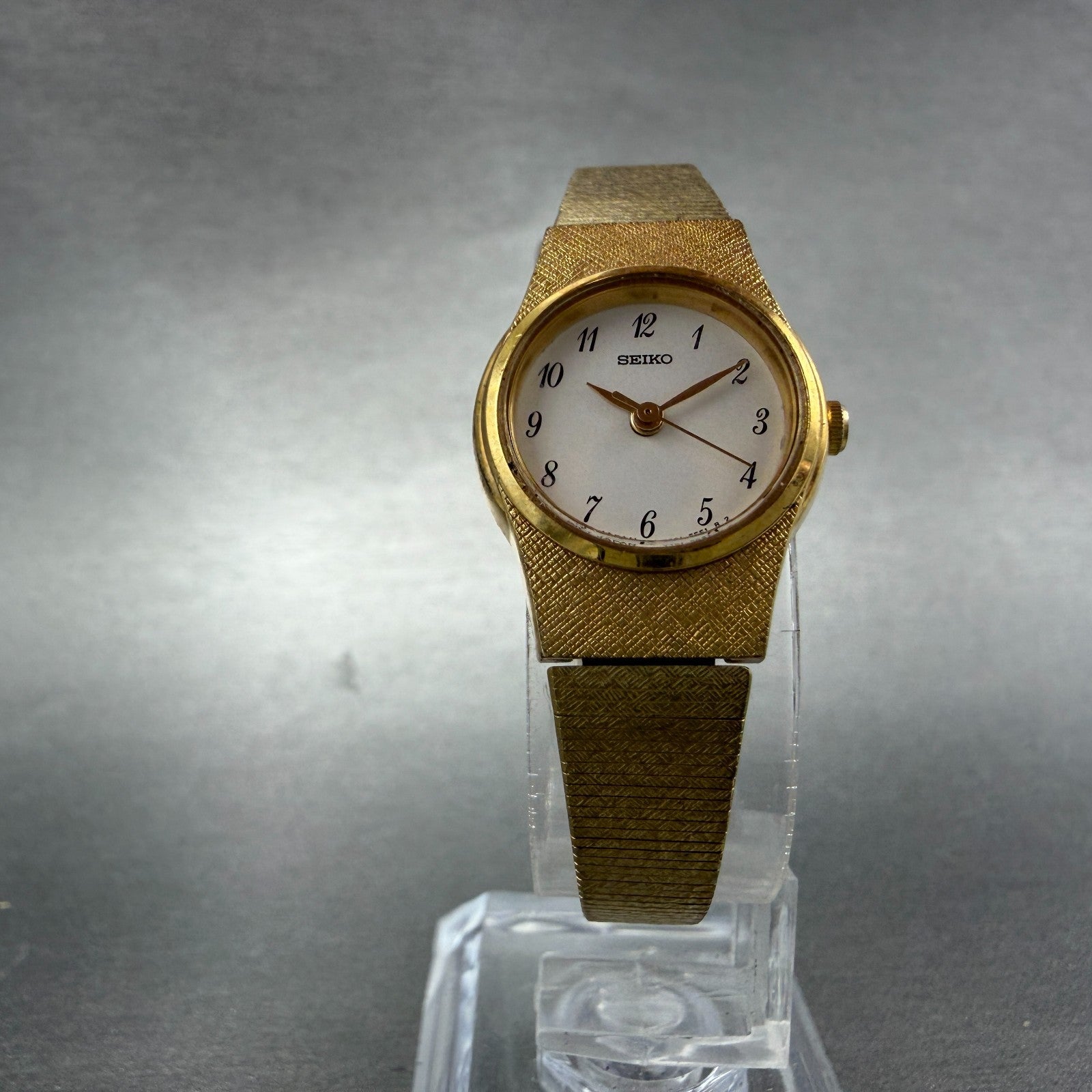 Seiko Watch Women 19mm White Dial Gold Tone Round V401-1810 New Battery Vintage5