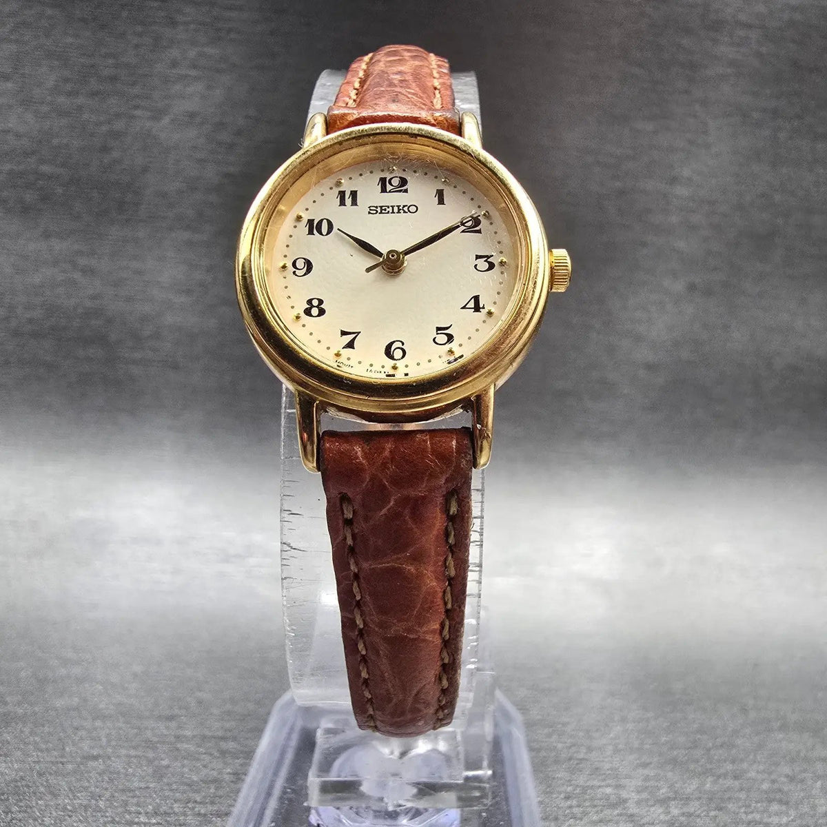 Seiko Watch Women 22mm Ivory Dial Gold Tone Round 1N01-0K40 New Battery VTG JP5