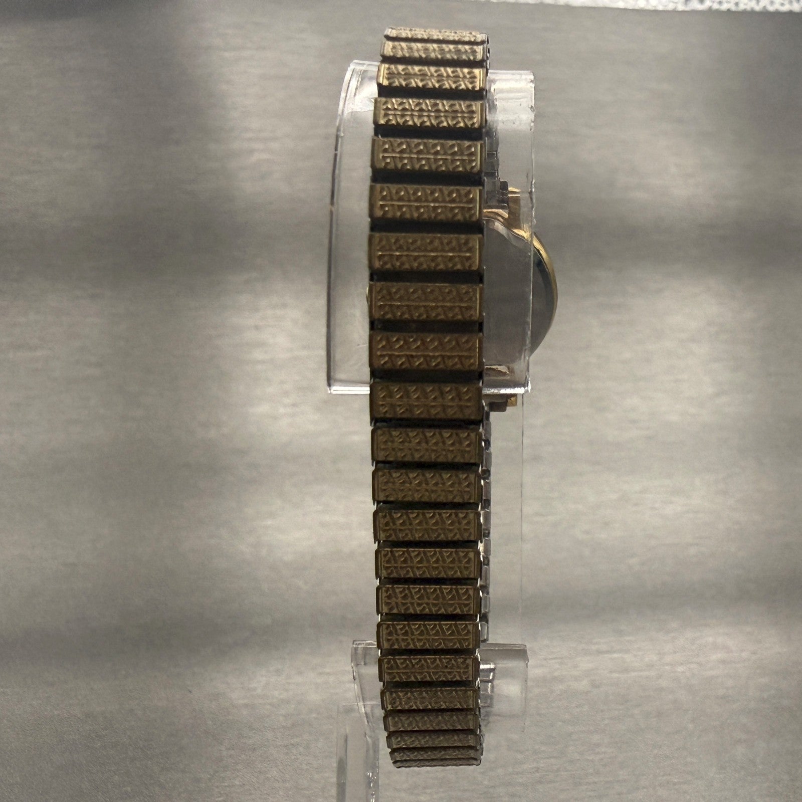 Seiko Watch Women 22mm White Dial Gold Tone Round 7321-0100 New Battery7