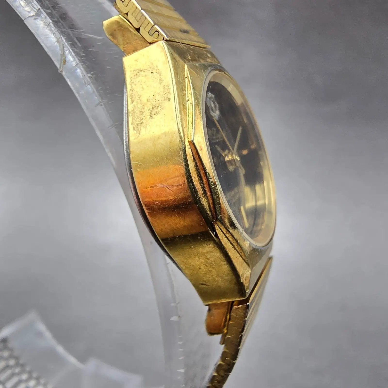Lucien Piccard Defonte Watch Women 19mm Black Dial Gold Tone 5839 New Battery3