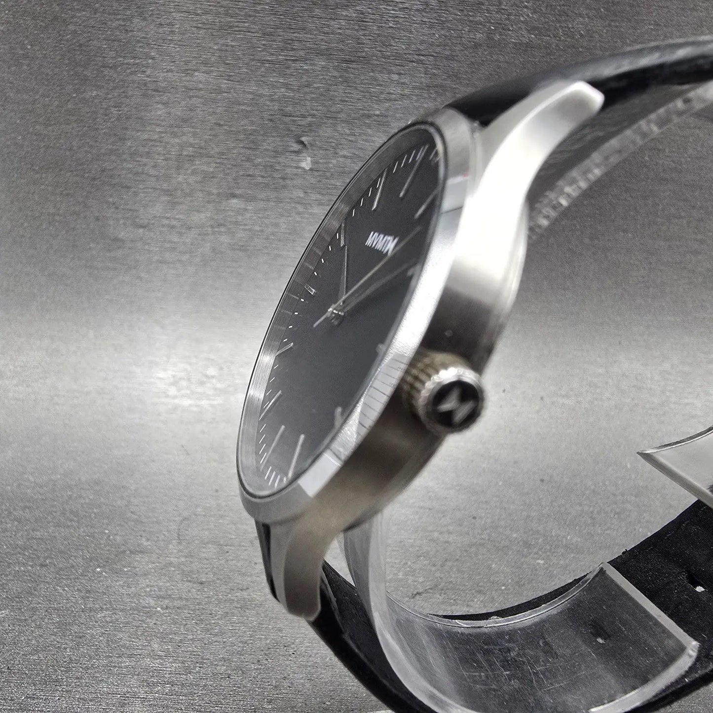 MVMT MT01-GML 40 Watch Men 40mm Black Dial Silver Tone Round Leather New Batt 122