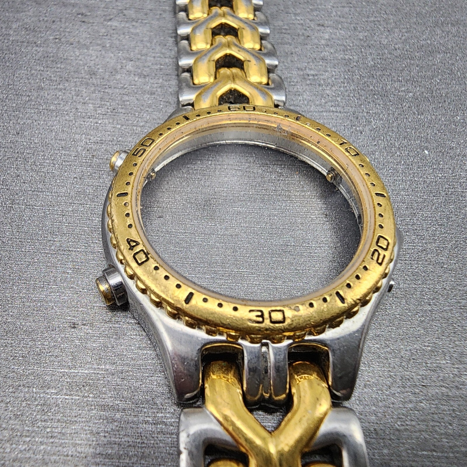 Seiko 7T326G20 Watch Case 37mm Two Tone Bracelet Round Chronogrpah Steel2