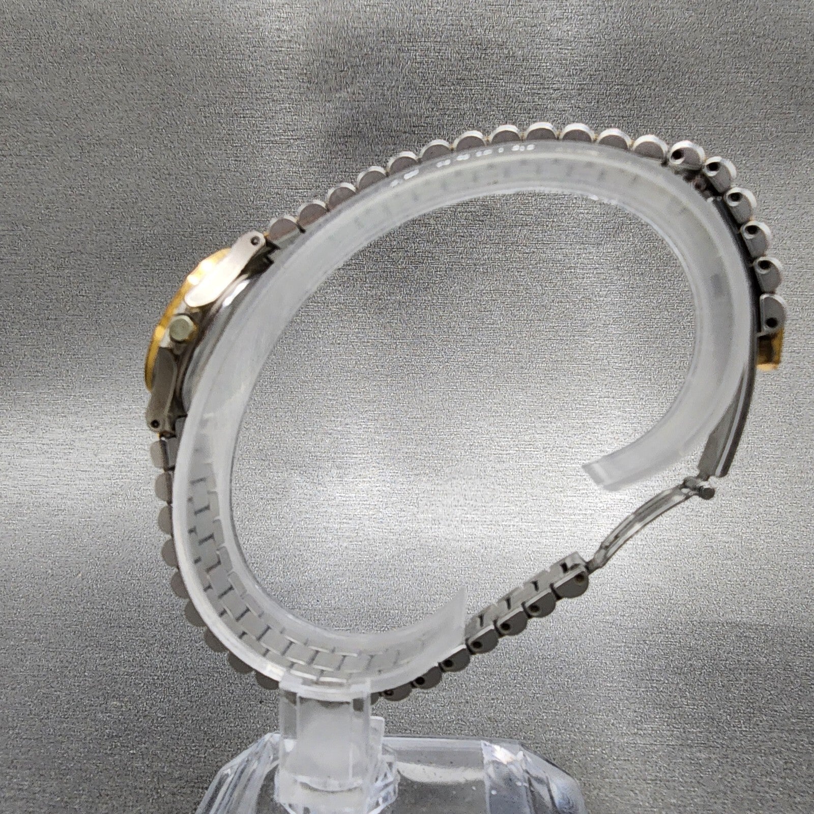 Bulova Watch Women 22mm Silver Dial Two Tone Round 9062101 New Battery6