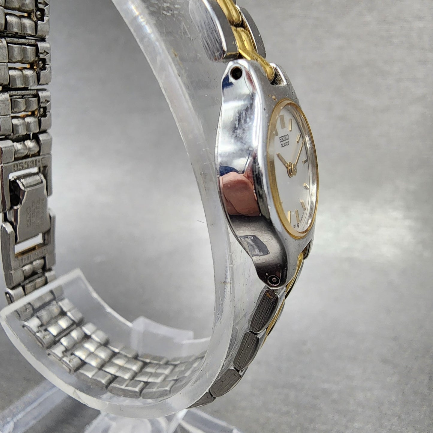 Seiko Watch Women 17mm Silver Dial Two Tone Oval 1F205B29 New Battery4