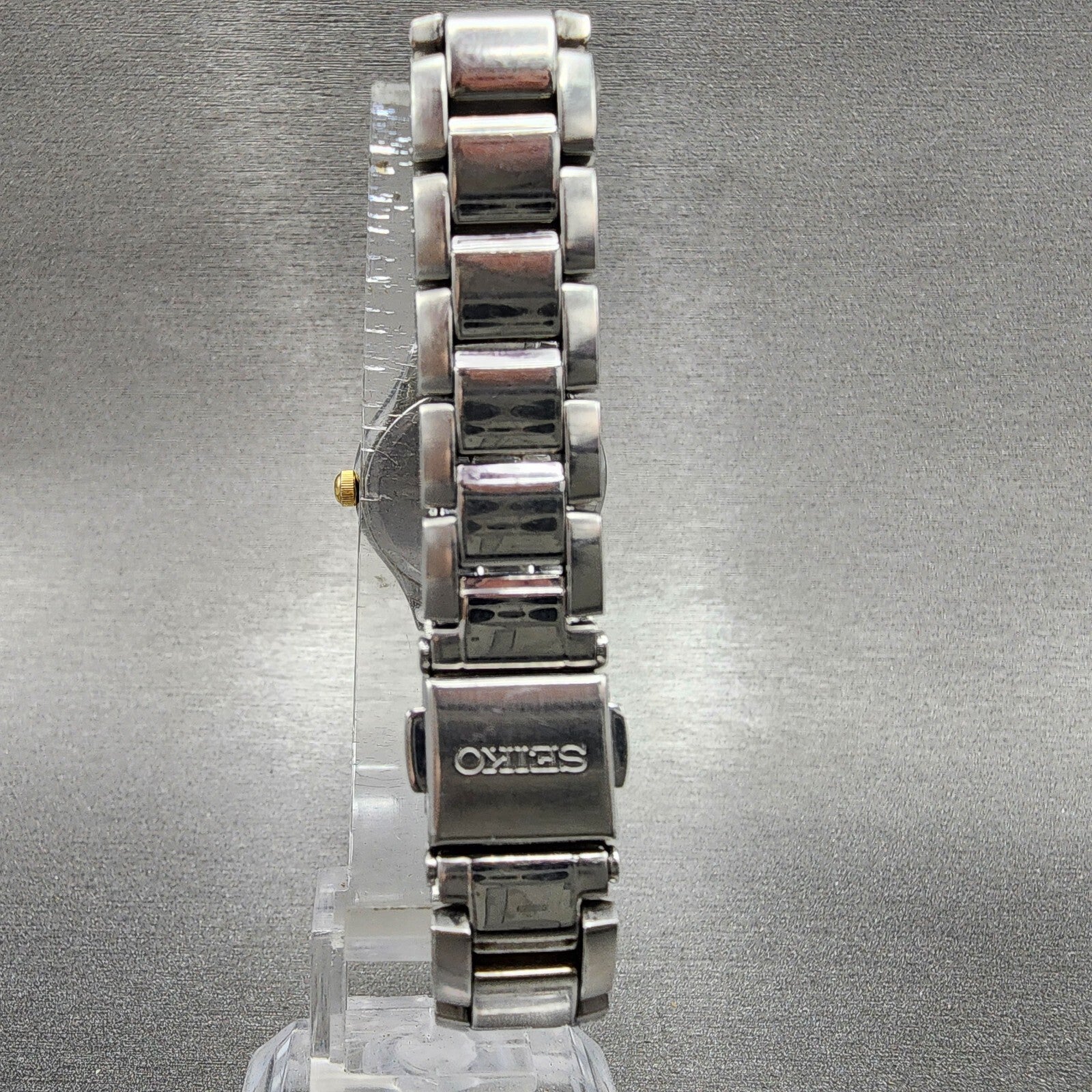 Seiko Solar Watch Women 25mm MOP Dial Two Tone Round V1100AJ0 Runs7
