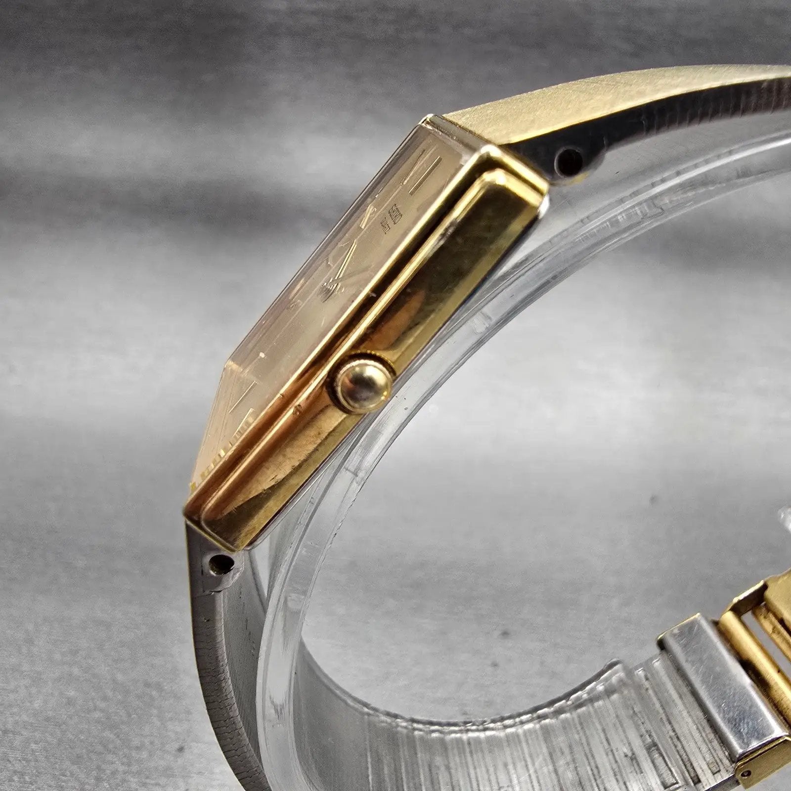 Seiko Tank Watch Men 25mm Gold Dial Gold Tone Rectangle 5P30-5A99 New Batt VTG2