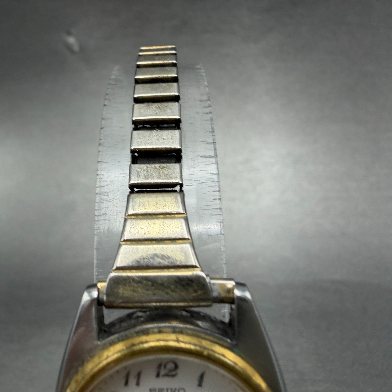 Seiko Watch Women 25mm White Dial Two Tone Daydate 7n83-0011 Round New BatteryP34