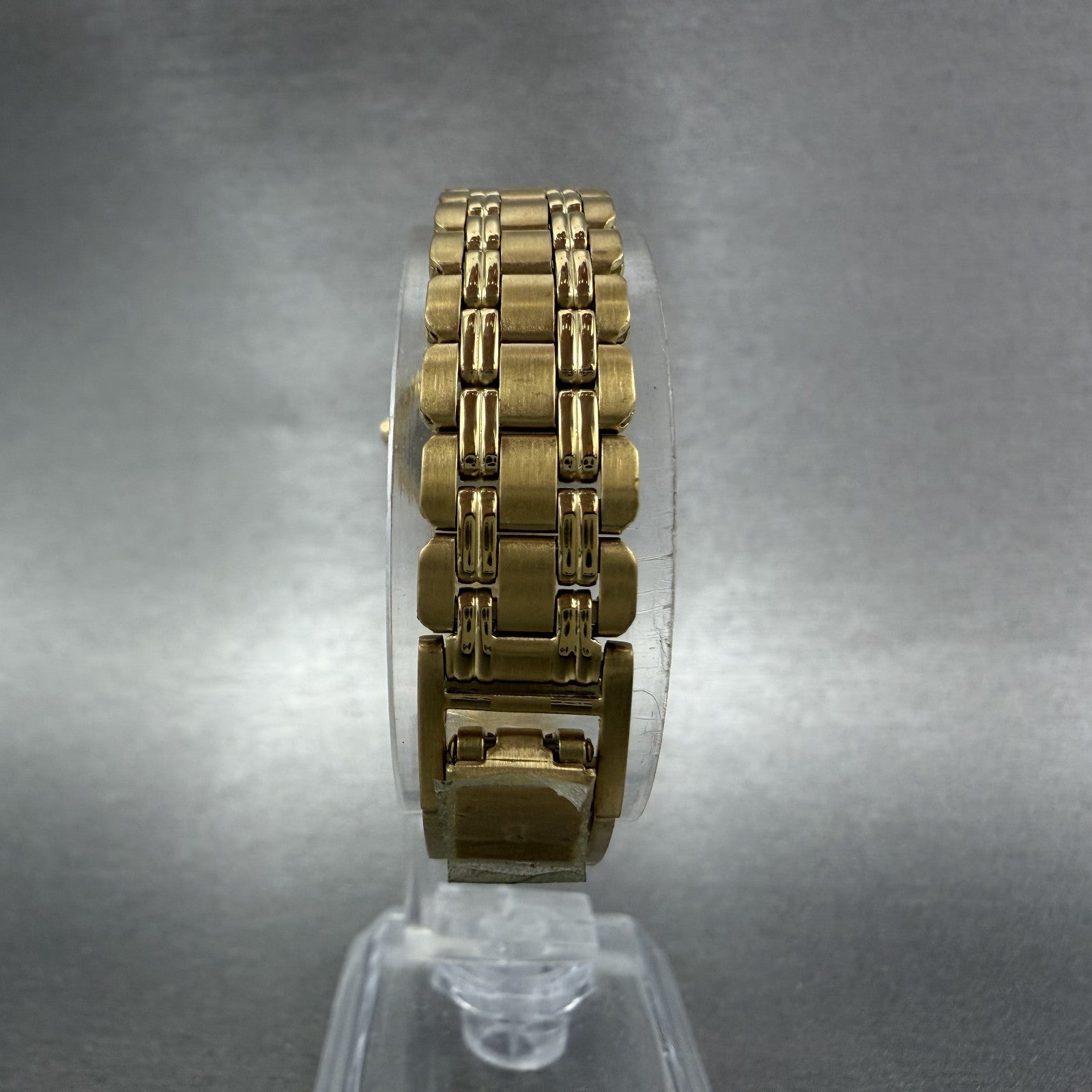 Bulova Watch Women 25mm White Dial Gold Tone Round 97T44 New Battery7