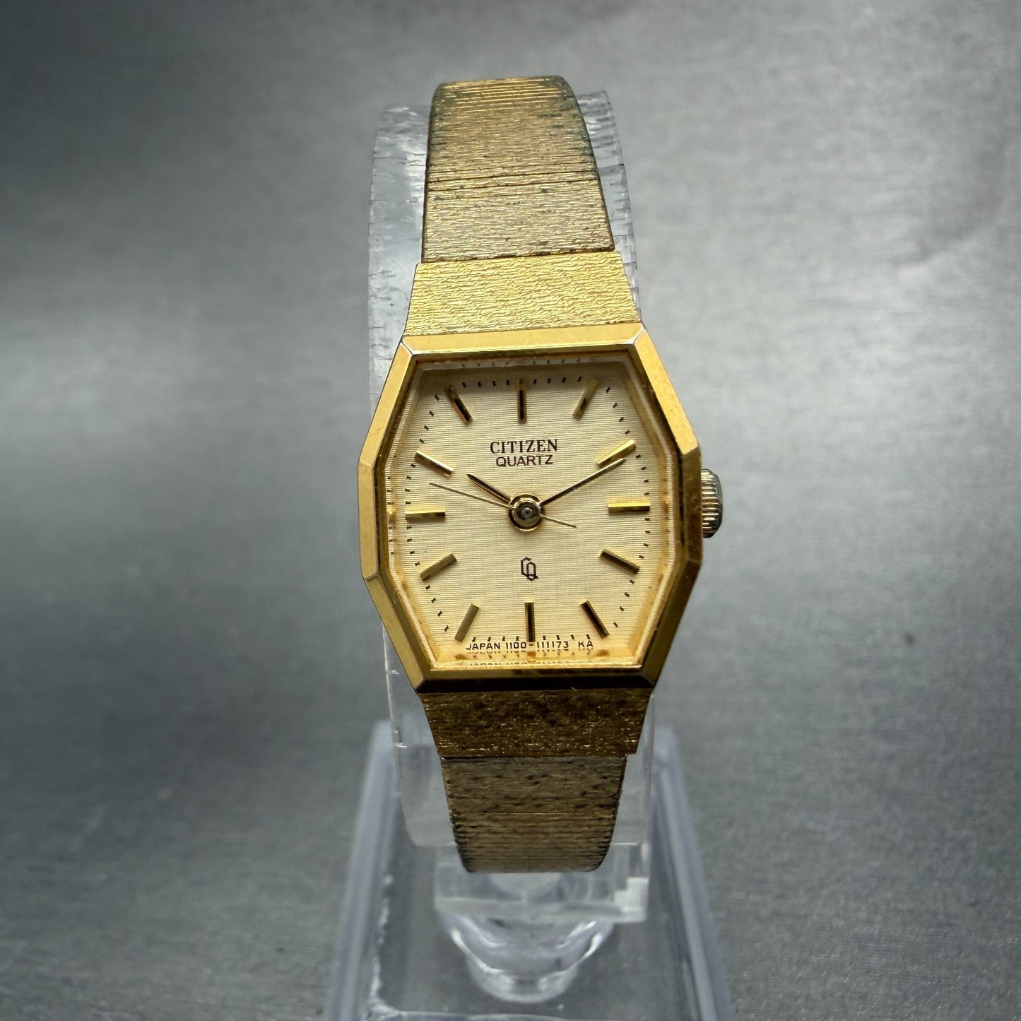 Citizen CQ Watch Women 17mm Champagne Dial Gold Tone Octagon 4-103041 NewBattery0