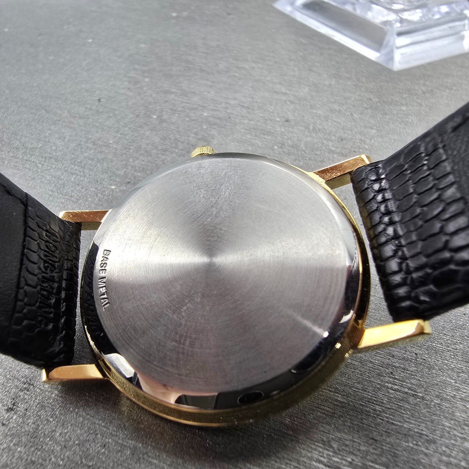 Wittnauer Pegasus Watch Men 34mm Gold Dial Gold Tone Round New Battery VTG9