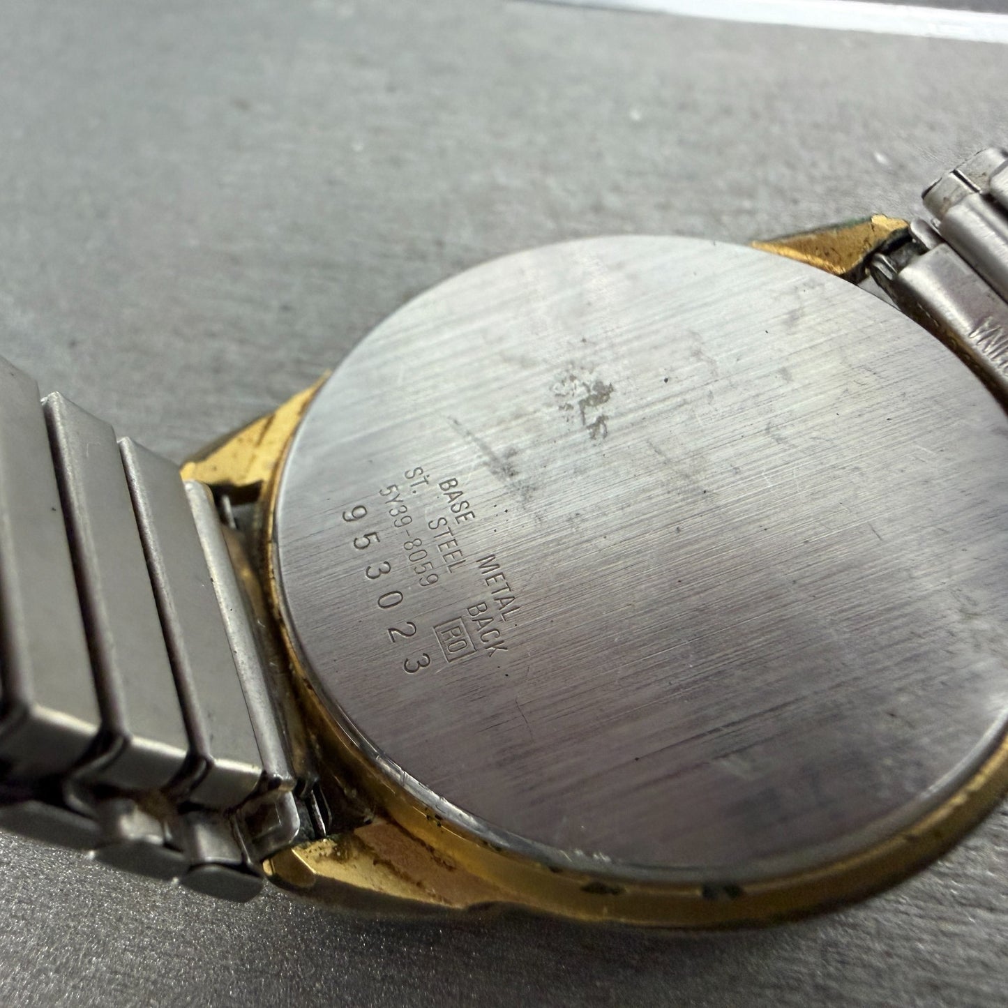 Seiko Watch Men 34mm White Dial Gold Tone Date Round 5Y39-8059 PARTS10