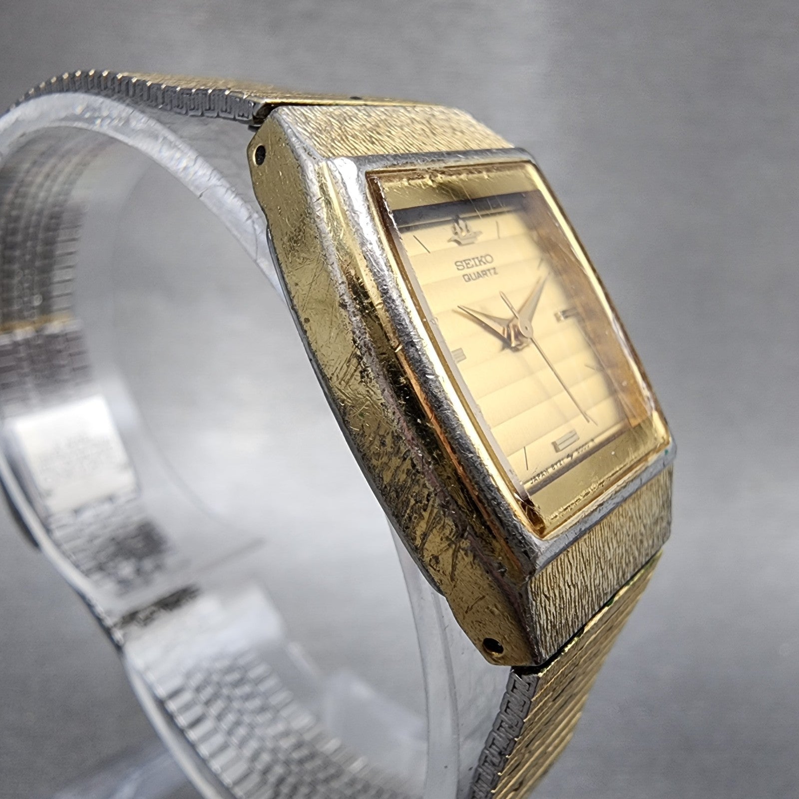 Seiko Watch Women 19mm Champagne Dial Gold Tone Rectangle 8y215000 New Battery3