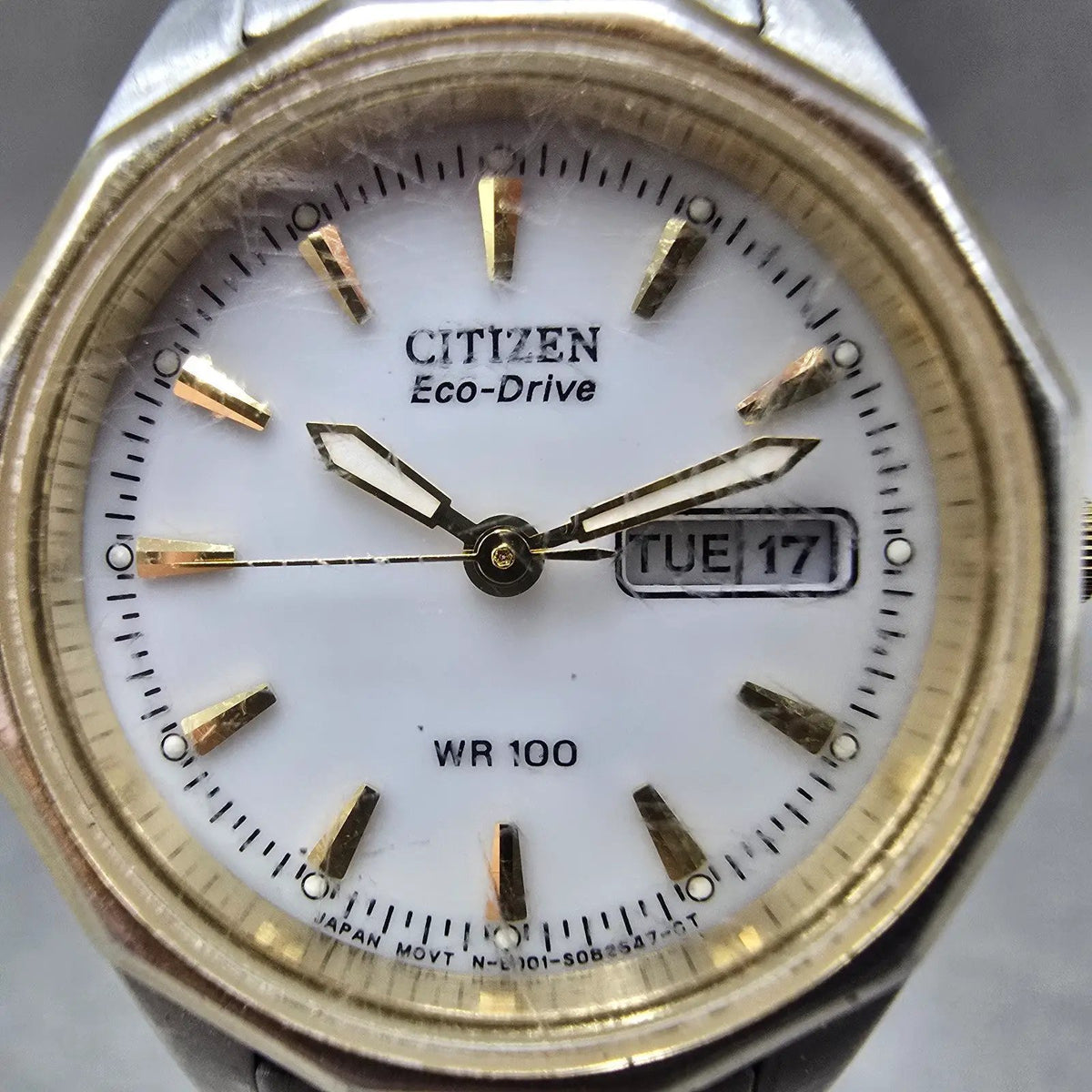 Citizen Eco-Drive Watch Women 26mm White Dial Two Tone Daydate E001-S053480 RunR2