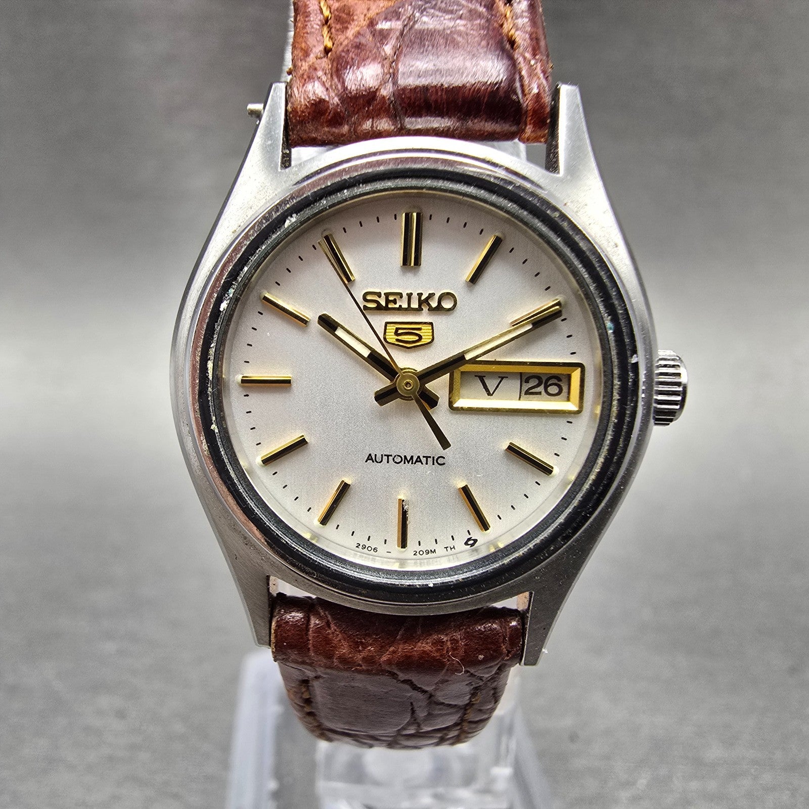 Seiko 5 Automatic Watch Women 25mm Silver Dial Silver Tone Daydate 2906-0820 Run0