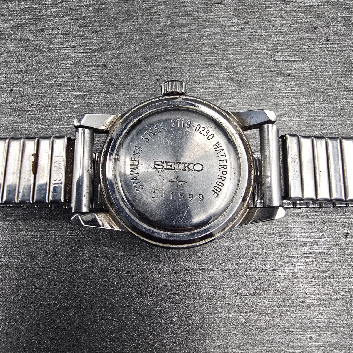 Seiko Watch Women 27mm Silver Dial Silver Tone Date Round 2118-0230 Manual Wind10
