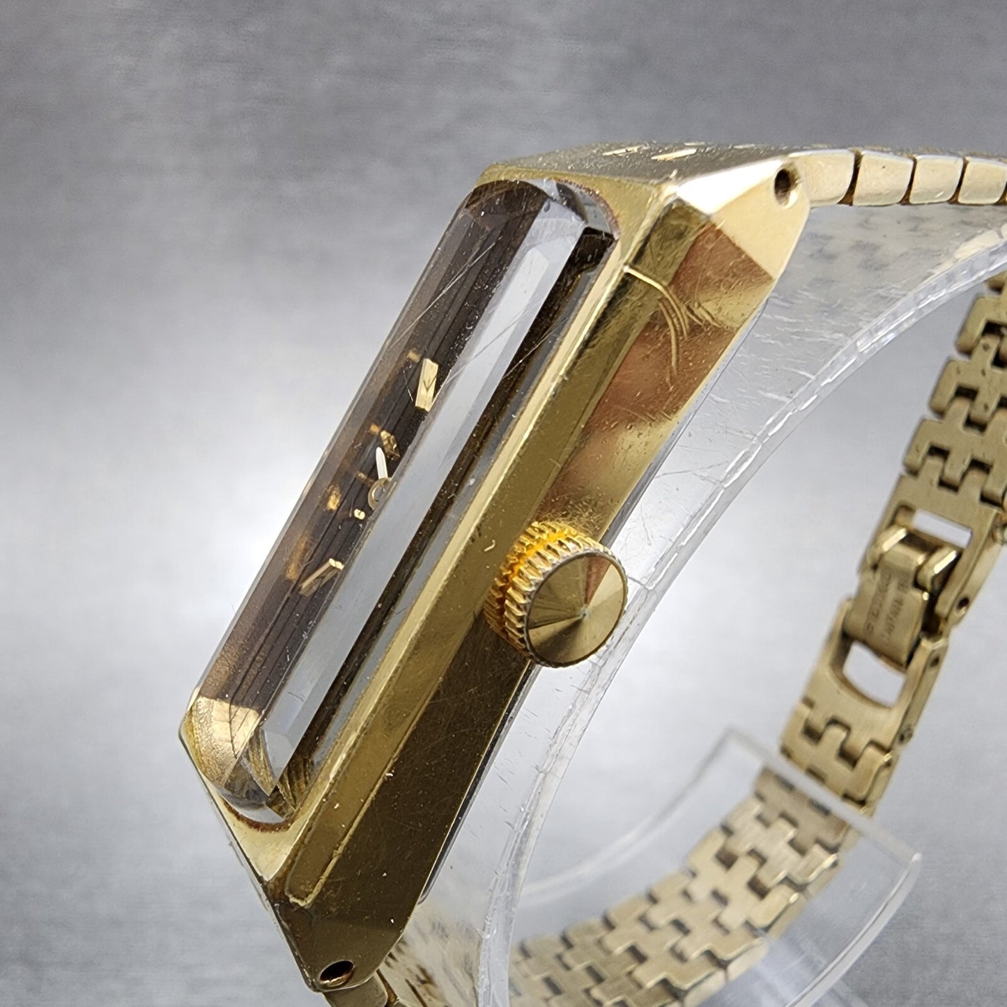 Seiko Tank Watch Women 13mm Silver Dial Gold Tone Rectangle Manual Wind Runs2