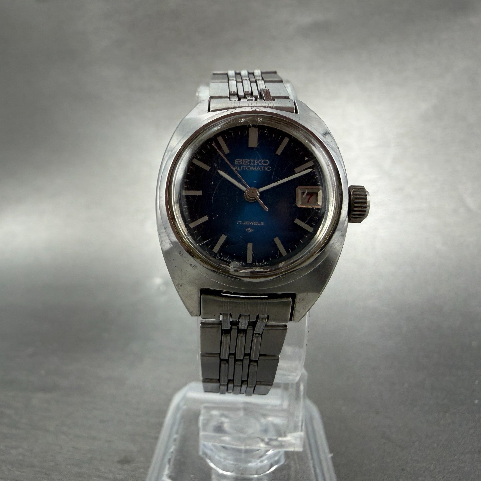 Seiko Automatic Watch Women 24mm Blue Dial Silver Tone Date 2205-0050 Runs VTG5