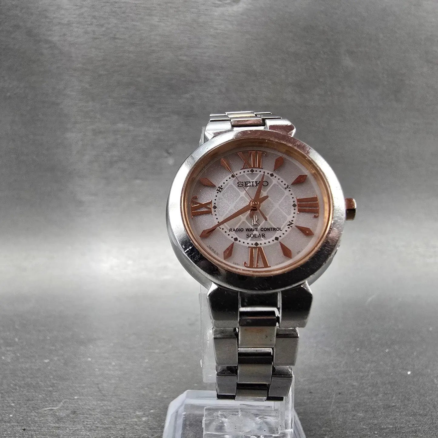 Seiko Lukia Solar Watch Women 28mm White Dial Two Tone Atomic Round READ!!!!!!!!6