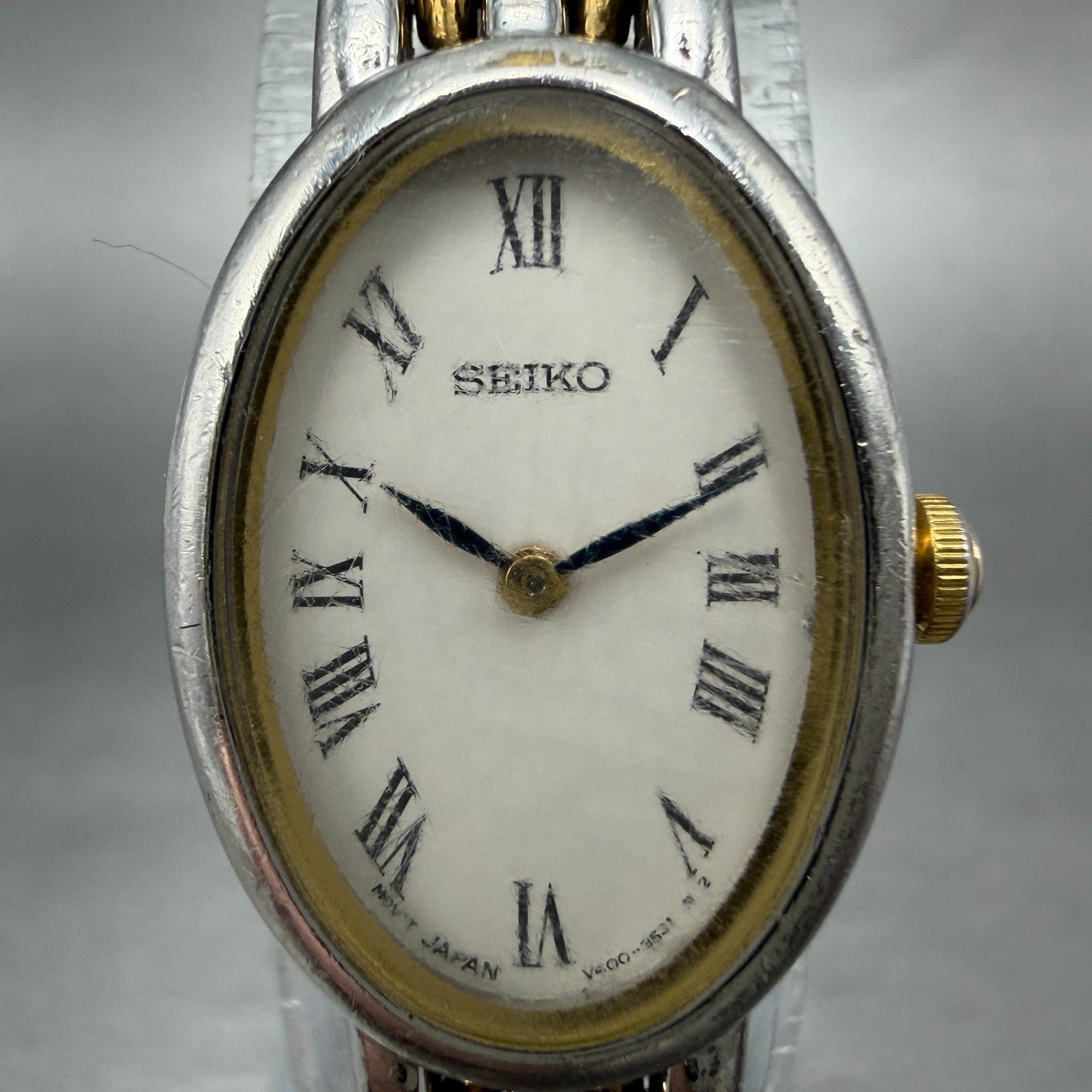 Seiko Watch Women 17mm White Dial Two Tone Oval Vintage V400-1029 New Battery GH1
