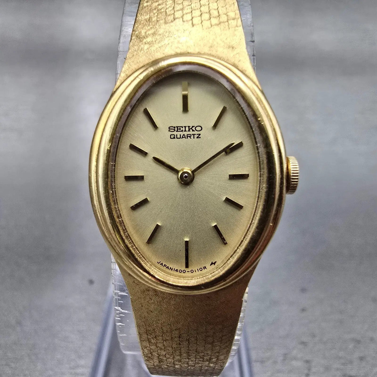 Seiko Watch Women 18mm Champagne Dial Gold Tone Oval 1400-5089 New Battery VTG1